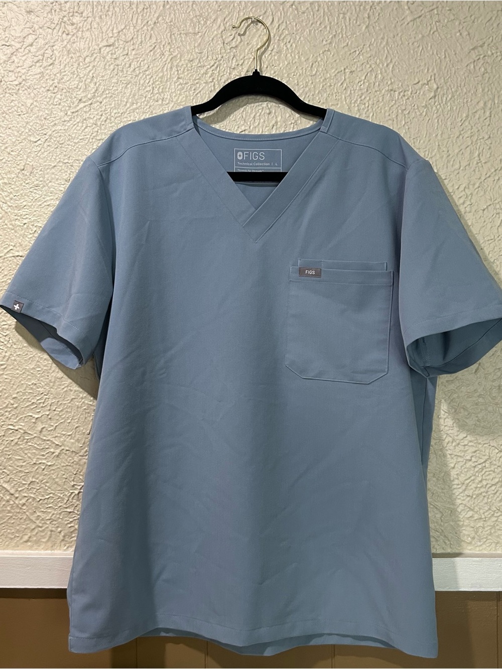 Men’s FIGS Scrub Top